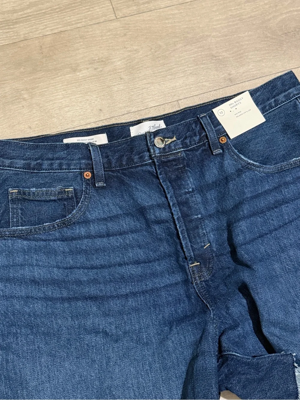 Universal Thread Women's Mid-Rise 90's Baggy Denim Shorts Dark Wash Size 12